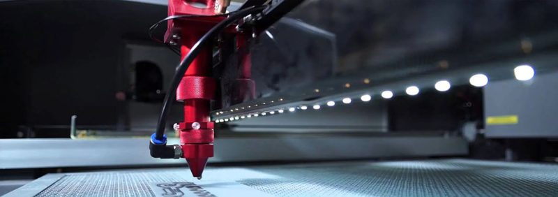 Banner máy cắt laser